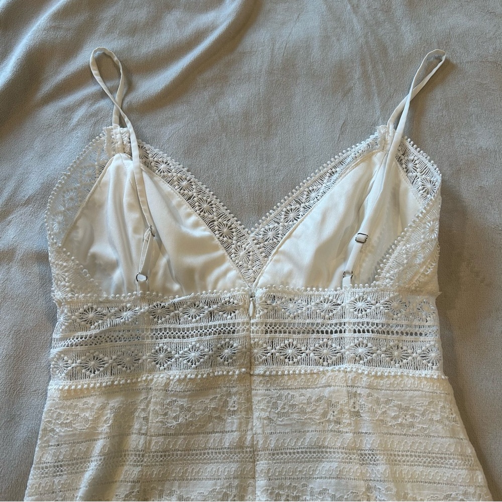 All in Favor White lace dress graduation size S like new - Picture 6 of 9